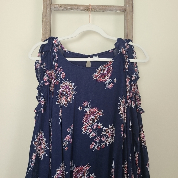 ⭐️40% Off⭐️ Old Navy Cold Ruffle Shoulder Navy & Floral Dress - Picture 4 of 15